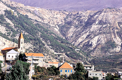 북쪽 레바논 산맥 언저리에 있는 기독교계 마을